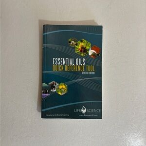 Essential Oils Quick Reference Tool Book